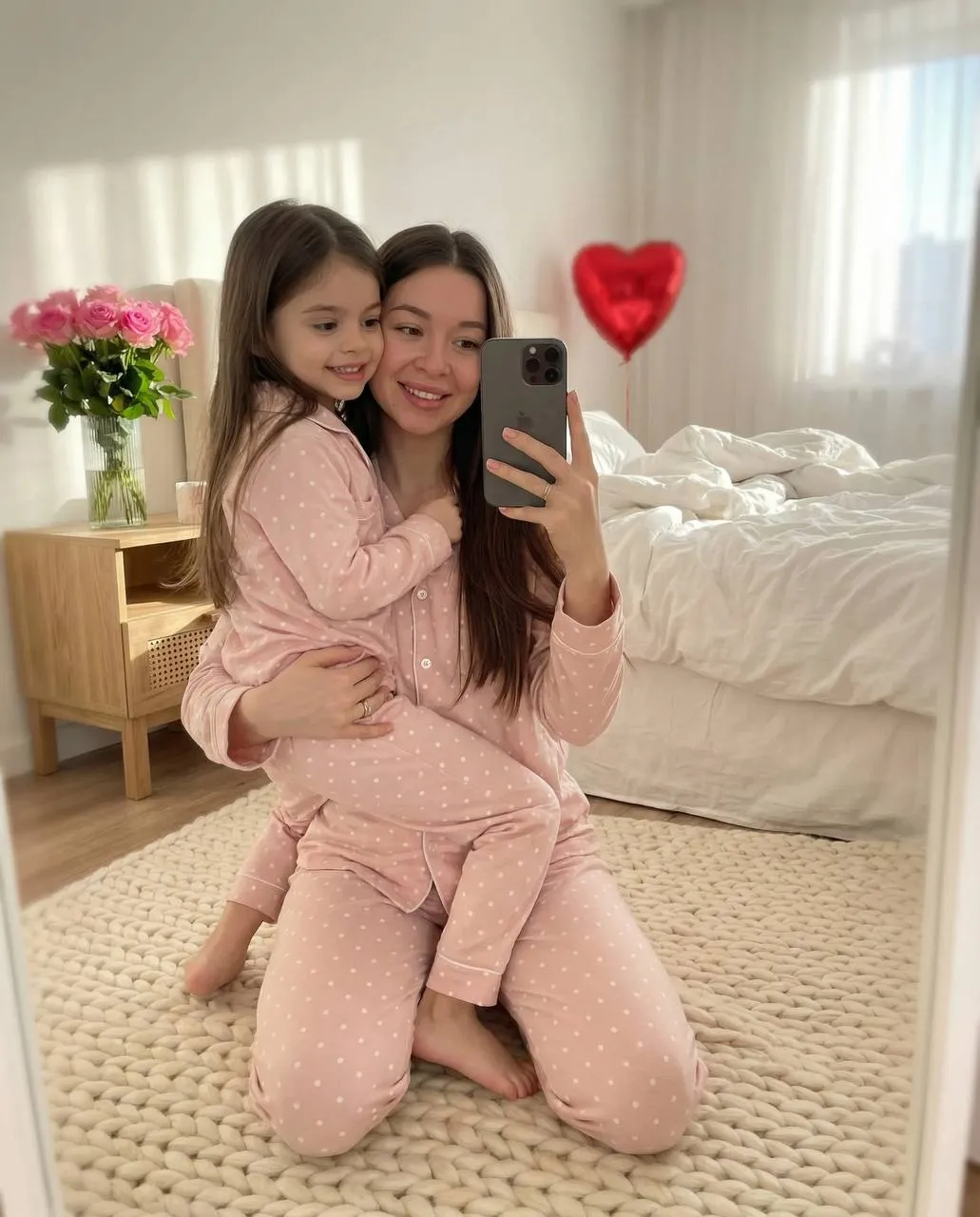 Селфи в одинаковых пижамах