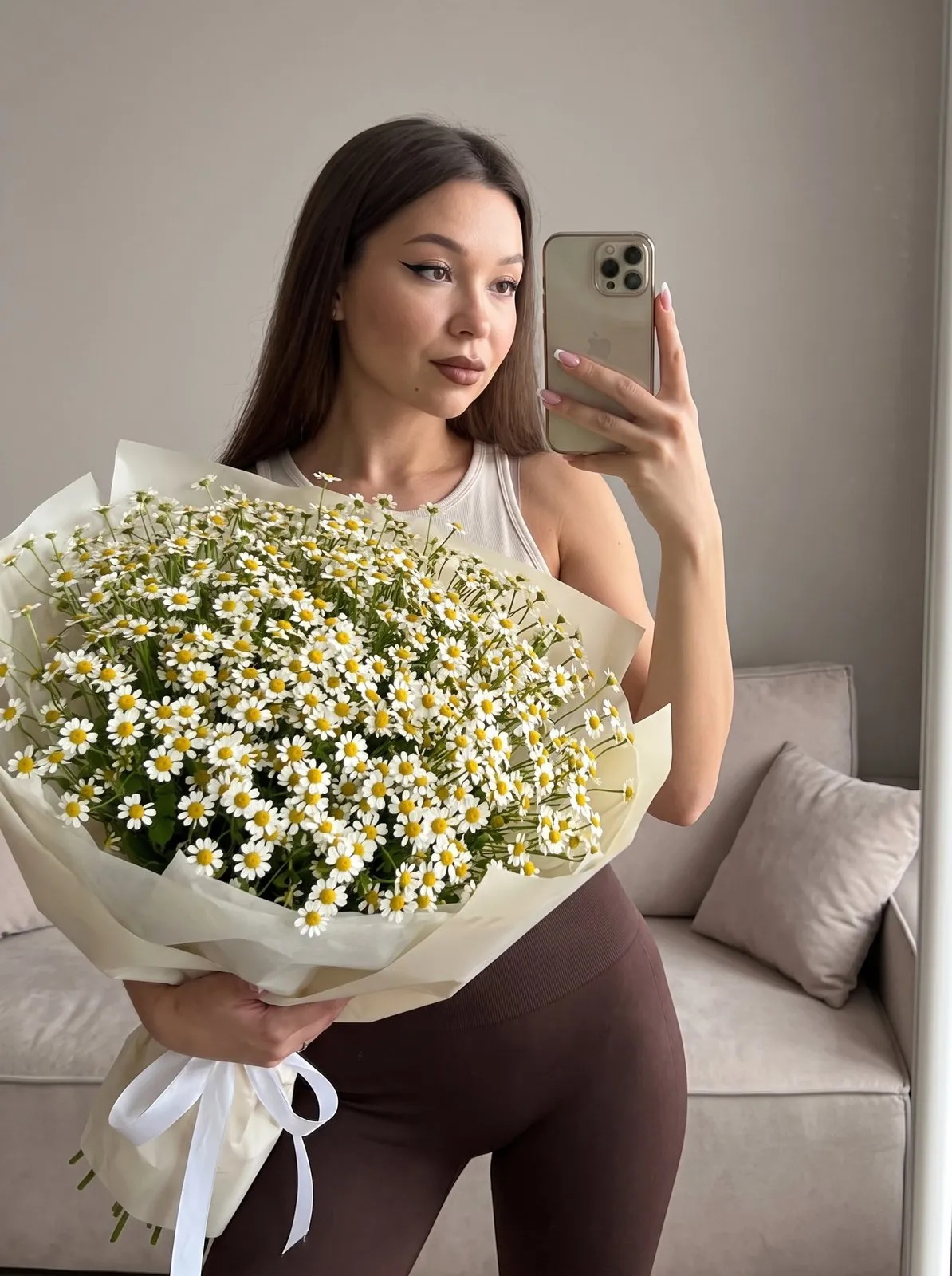 Ромашки у зеркала